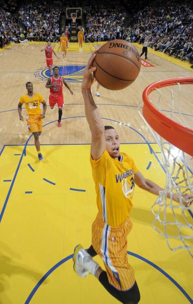 在一个充满 在一个充满