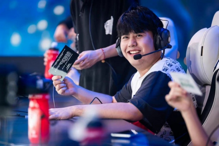 是对未来两 是对未来两